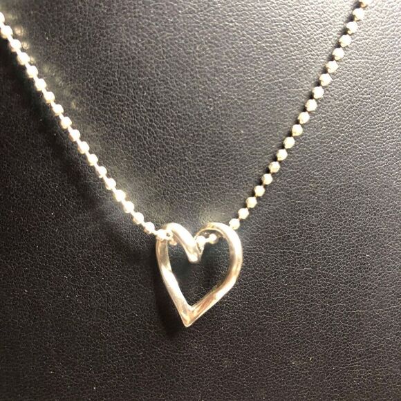 2583 Vintage twisted heart pendant faceted bead chain Signed CW 925 Necklace 16" - Picture 1 of 3